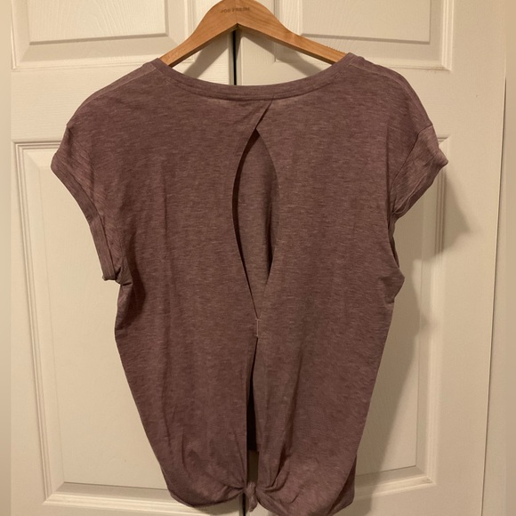 Lululemon open back tee shirt - Picture 2 of 5